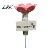 Soil Insertable Water Station Flower Shaped Insect Feeder Stake, Resin Garden Drinker with Hand Carved Accessory Metal Ground Spike, Weather-Resistant raudona