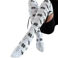 Christmas Thigh High Boot Socks for Women Snowflake Knitted Over Knee Stockings with Lace Up Bows Holiday Leg Warmers juoda/balta
