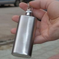 2 uncijų nerūdijančio plieno mini kolbos vėliavėlė su raktų pakabuku One Size gray