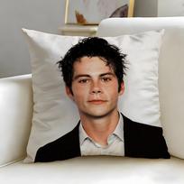 populiarus aktorius Dylan O'Brien Pagalvės užvalkalas Minkštas ir lengvai skalbiamas pagalvės užvalkalas – universalus sofai, lovai, kelionėms ir biurui 30cmx30cm