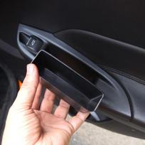 Mano geras automobilis, skirtas Ford New Focus 3 4 MK3 MK4 2012 - 2017 m. automobilio galinių durelių rankenos pirštinių dėžutė porankio konteinerio laikymo dėžutė 2pc