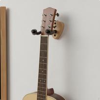 Sieninis gitaros laikiklis Dekoratyvinis medinis kabliukas Universali suderinamumas Buko mediena Instrumentų pakabukas gray