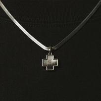 Four-leaf Clover Cross Colorful Mother-of-Pearl Pendant Autumn Winter Unisex Simple Niche High-End Titanium Steel Sweater Necklace Steel Color Fritillary Cr