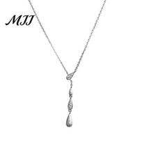 Lightweight Commuter Necklace Drop Charm Women String of Water Drops Pendant Delicate Sparkling Rhinestone Dainty Gift for Her Wife Minimalist Fashion sidabras