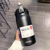 1300 ml vandens butelis didelės talpos su šiaudų nerūdijančio plieno termoso buteliu šalto ir karšto vandens buteliu sportinio termoso puodeliu 1300ml juoda