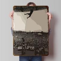 Concert Crowd With Stage Diver Tinplate Posters Customizable Wall Art Retro Vintage Metal Signs for Home Room Office Decoration 20X30CM