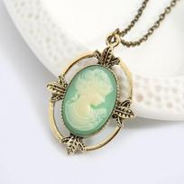 Vintažinio stiliaus bronzos šviesiai mėlynos spalvos „Cameo“ karoliai „The Vampire Diaries“ Katherine Beauty galvos kaklo pakabukas moterims onesize