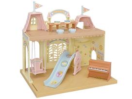 Sylvanian Families Darželis Miškas ST Mark Sertifikuotas Žaislas Lėlių namelis nuo 3 metų ir Sylvanian Epoch  Smagus Darželis  S-61 Aukštyn, Šeimos, smėlis