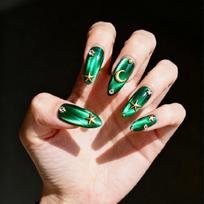 Elegant Almond Shape False Nail Emerald Green Glitters ABS Stick on Nail Fashion Winter Nail for Enthusiasts 1