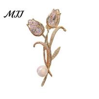 Lapel Pin Women Brooch Sparkling Cubic Zirconia Imitation Pearl Decor Tulip Sweater Design Scarf Holder Jewelry Accessories Flower Accessory auksinė