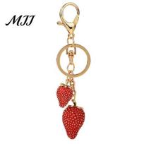 Bag Decoration Keychain Pendant Strawberry Shape Rhinestone Inlay Key Holder with Multi-layer Electroplated Lobster Clasp Compact Lightweight raudona