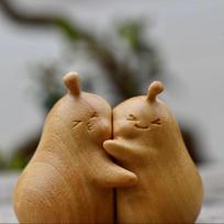 Cute Wooden Carvings Never Separate Figurine Valentine's Day Gifts Boyfriend Birthday Hugs Pears Home Decor Desktop Ornaments