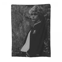 Evan Peters Pattern Blankets Fleece Sofa Throw Blanket Multi-function Throw Blankets for Home Travel Throws Bedspread Quilt Size: 75*100cm, Weight: 230 GSM