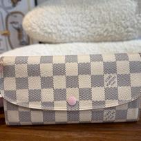 [Pre-Owned] Louis Vuitton Emilie Wallet 'White Damier Azur Canvas/Rose Ballerine Pink' - Very Good #1SPRJJ1 ONE SIZE