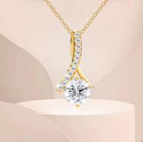 Charming Micro-Inlaid Diamond Pendant Necklace – Fresh, Lovely, and Fashionable Bone Chain