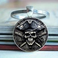 Glass Pendant Keychain with Artistic Pirate Skull Head Design for Unisex Use Suitable for Bags Keys and Accessories one size