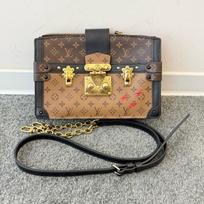 [Pre-Owned] Trunk Clutch Classic Monogram Canvas With Removable Shoulder Strap Coated Canvas And Calfskin Trim Soft Box Small Squa - Excellent #6JEHMU ONE SIZE