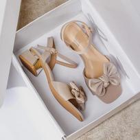 2024 Summer Bow Strap Square Head Middle Heel Thick Heel Soft Bottom Sandals Women's New Large Women's Shoes 35