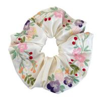 Floral Scrunchies Satin Scrunchies Embroidery Flower Scrunchies Aesthetic Elastic Hair Band No Damage Hair Ties Blossom Ponytail Holders for Women balta