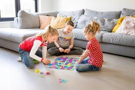 Logic and math games for kids: fashionable crocodile from BS Toys