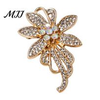 Secure Clasp Brooch Pin, 3D Flower Design with Sparkling Rhinestones, Accessory Strong Buckle Badge for Coats Shirts Bags Accessories Electroplated