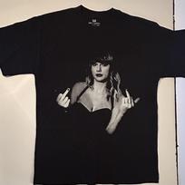 Taylor Swift Middle Finger F Off T-shirt Adult Size Medium Unisex T-Shirt S