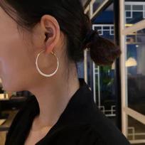 1Pair Girl Fashion Earrings Drop Glaze Earrings Exaggerated Circle Earrings Women's High-end French Temperament Hoop Earrings One Size