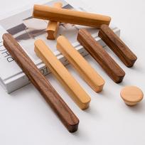 Solidžios medienos moderni minimalistinė durų ir stalčių rankenėlė Square Beech 40mm, Weight: 15.3g (Includes Screws)