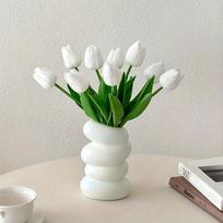 6pcs Realistic and Luxurious Lifelike Artificial Tulip Set for Home Decor, Perfect for Anniversaries & Valentine's Day (Vase Not Included) 6PCS