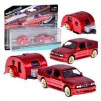 Licencijuotas metalinis automobilis 1:64 BMW M3 1988 ir namelis ant ratų ZA5967