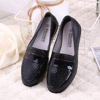 Low Top Rain Shoes Anti-slip Waterproof Wear Comfortable Four Seasons Universal Work Shoes Shallow Mouth Crocodile Pattern Mother Shoes 36