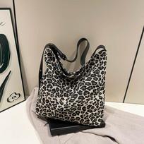 Crossbody Bag for Women Adjustable Strap Messenger Bag Large Capacity Retro Handbag Tote Bag for Work Travel AVE Leopard