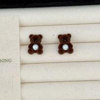 Sweet Velvet Teddy Bear Pearl Stud Earrings for Women – Unique Autumn & Winter Design