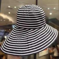 Contrast Color Striped Bucket Hat Simple Roll Edge Fisherman Hat Foldable Beach Sun Cap  Women White and Black