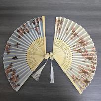 2pcs Chinese-style embroidered folding fan with elegant floral and bird patterns enhances the overall elegance and classical atmosphere Hanfu High-quality bamboo fiber