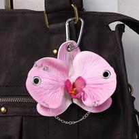 Saldus Išskirtinis Dirbtinės Gėlės Phalaenopsis Orchidėjos Raktų Pakabukas Kuprinės Pakabukas Dekoravimo Aksesuarai Raktų Žiedas Automobiliui Dovanos B