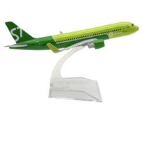 Children Toys 16cm Russia S7 Siberia A320 Metal Airplane Toy Aircraft with Base Collection Display Toy Planes Boys Christmas žalia