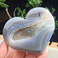 Natural Agate Heart Crystal Geode with Stripes - Polished Handheld Raw Stone Ornament 5-6cm/1 piece