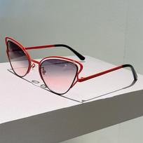 Butterfly Shaped Sunglasses Women Fashion Hollowed Rim Cat Eye Shades New Trendy Vintage Luxury Brand Design Sun Glasses