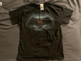 NEW With Tags NWT DC COMICS BATMAN VS Superman DAWN OF JUSTICE Shirt Unisex T-Shirt S black