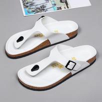 New Summer Men Clamp on Slippers Leather Flip Flops Flats Men Holiday Casual Slippers Comfort Non-slip Beach Vacation Slippers 35 balta