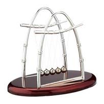 Newtons Cradle Classic Balance Balls 5 Švytuokliniai kamuoliukai Fizika Perpetual Motion stalo žaislai, skirti biuro buferio kamuoliukų papuošalams S white