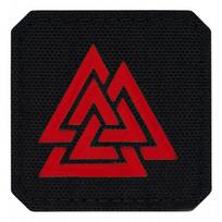 Antsiuvis su Valknut simboliu, M-Tac, su „Velcro“ lipduku tvirtinimui, juodos ir raudonos spalvos, 4,5×4,5 cm