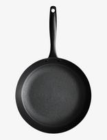 Satake - 30 Cm Frying Pan In Lightweight Cast Iron Honeycomb Ceramic Coating - Keptuvė - Juoda