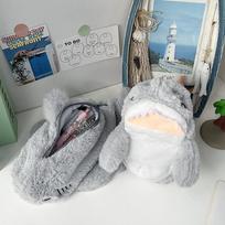 1 vnt. mielas pliušinis ryklio pieštuko dėklas Studentų raštinės reikmenys mokykliniai reikmenys „Kawaii Doll Back to School“ laikymo krepšys rašiklio maišelis raštinės reikmenys gray