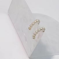 Elegant Pearl Ear Cuff Earrings for Women - No Ear Hole Needed, Stylish High-End Design.