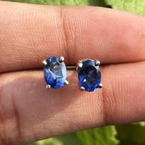 Natūralus mėlynasis safyras Auskaras 9 ct Stud 925 prabos sidabras Brangakmenis Rugsėjo gimtadienis Gimtadienio akmuo 6.8 mm approx mėlyna