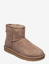 UGG - W Classic Mini Ii - Žieminiai batai - Smėlio
