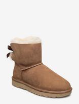 UGG - W Mini Bailey Bow Ii - Aulinukai plokščiu kulnu - Ruda