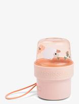 Done By Deer - To Go 2-Way Snack Container S Tiny Farm Powder - Kūdikių maisto indelis - Rožinė